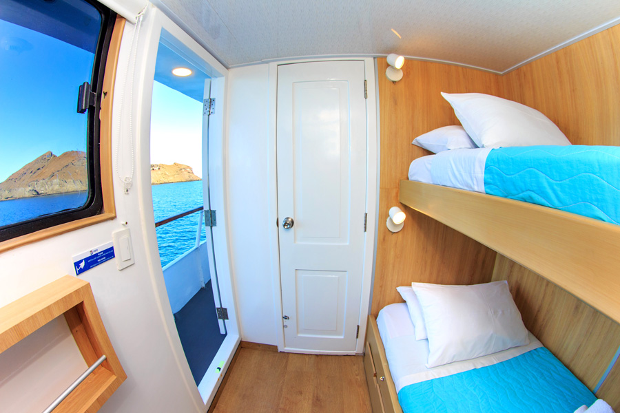 Aqua Yacht upper deck twin cabin